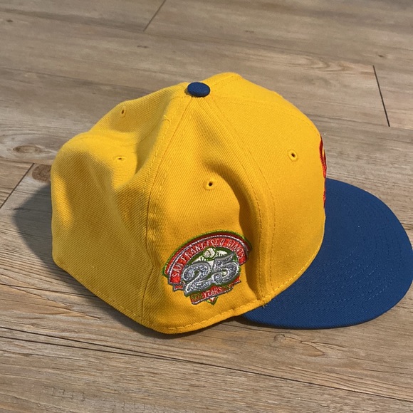 San Francisco Giants Hat - Picture 3 of 5